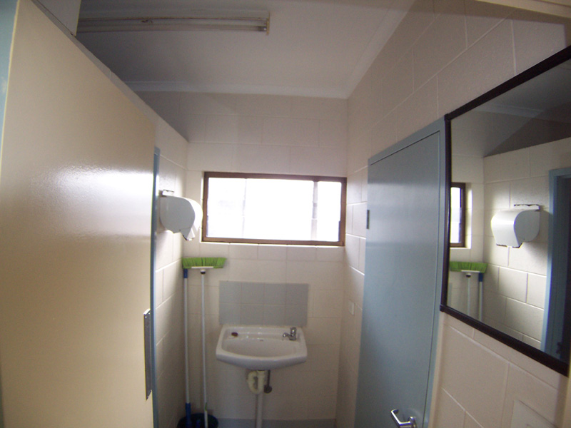 GREAT STUDIO CLOSE TO TOWN Picture 2