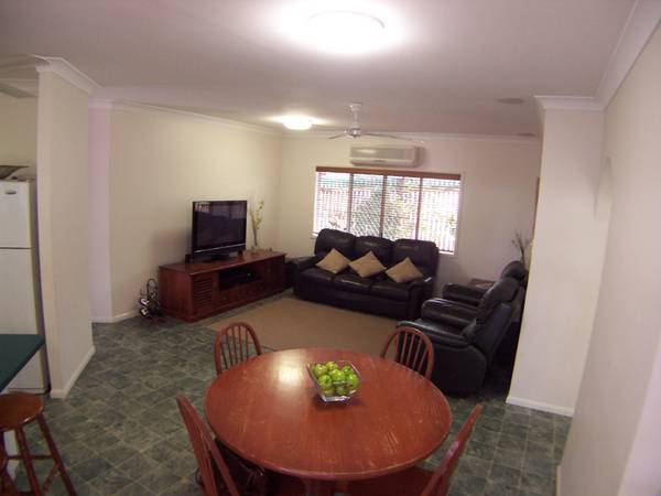 FIT FOR A KING & QUEEN Picture 2