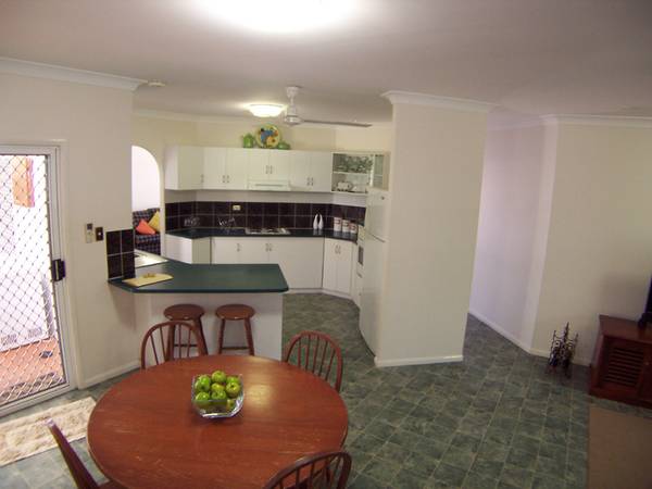 FIT FOR A KING & QUEEN Picture 3