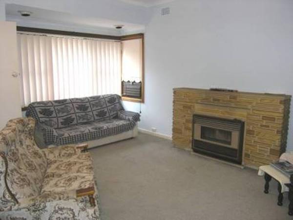 DEPOSIT TAKENwww.boulevardefn.com.au Picture 2