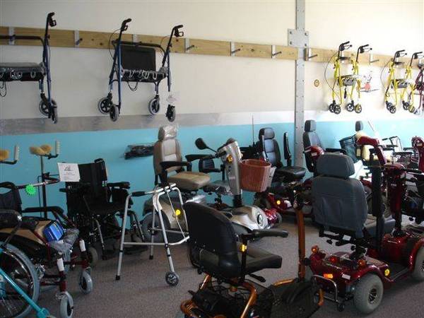 MOBILITY AIDS Picture 2