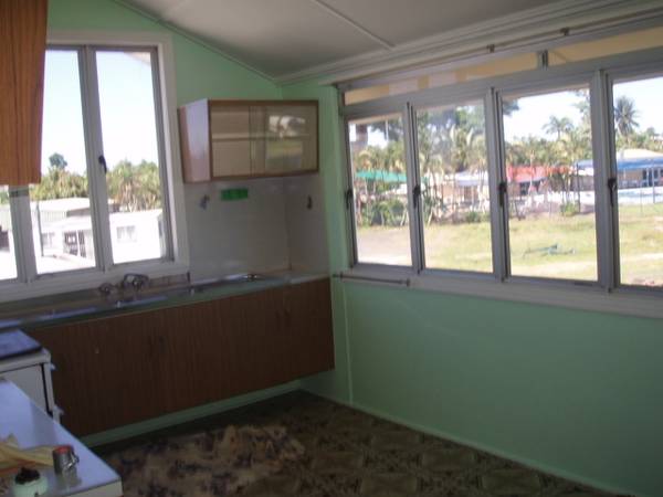 UNITS IN CBD................OWNERS WANT QUICK SALE Picture 2