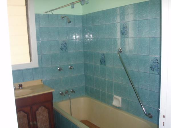 UNITS IN CBD................OWNERS WANT QUICK SALE Picture 3