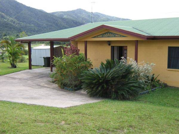 MOUNTAIN TOP VIEWS Picture 1