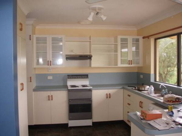 SPACIOUS SPLIT LEVEL HOME Picture 3