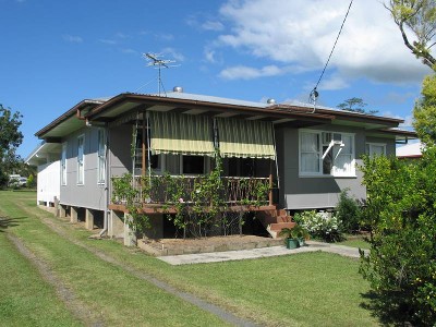 COLOURFULL NEAT TIDY Picture