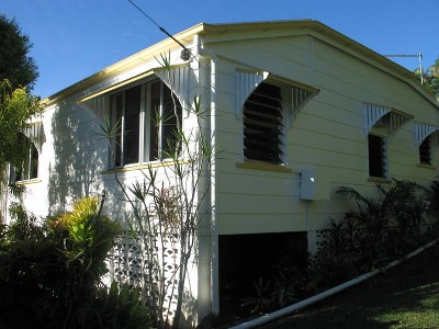 CUTE COTTAGE CLOSE TO TOWN Picture CUTE COTTAGE CLOSE TO TOWN Picture