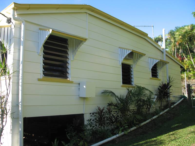 CUTE COTTAGE CLOSE TO TOWN Picture 2