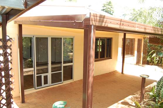 THREE BEDROOM HOME IN QUIET STREET Picture 1