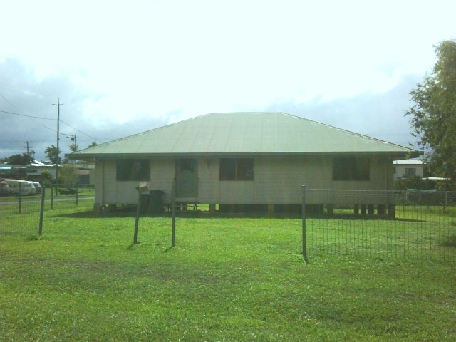 THREE BEDROOM HOME Picture 1