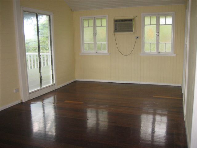 HOUSE CLOSE TO BEACH Picture 2