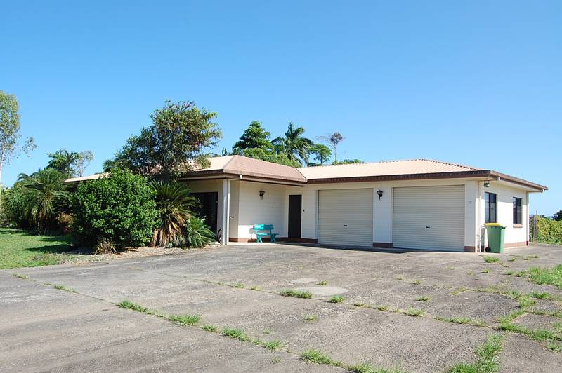 Executive Home in Babinda Picture 3