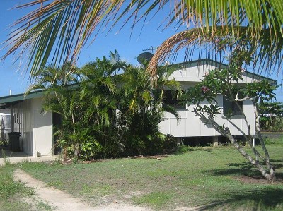THREE BEDROOM HOUSE CLOSE TO BEACH Picture THREE BEDROOM HOUSE CLOSE TO BEACH Picture
