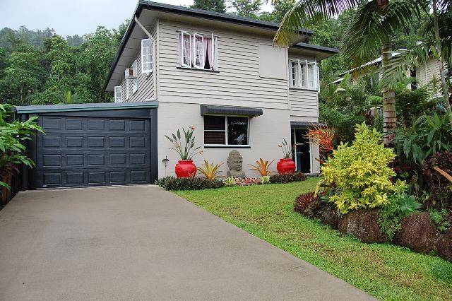 BALI HOLIDAY IN YOUR OWN BACK YARD Picture 1