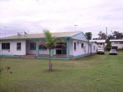 ABSOLUTE BEACHFRONT WITH VIEWS OF DUNK ISLAND Picture