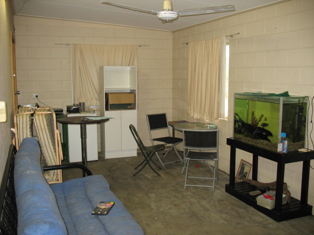 Excellent Investment in Babinda main street,over $36,000 /yr Picture 3