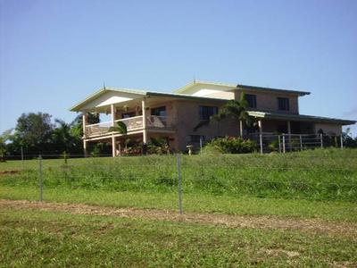 SPACIOUS HOME ON ACREAGE Picture SPACIOUS HOME ON ACREAGE Picture