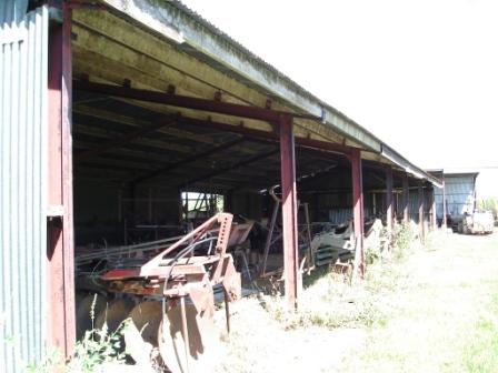 RIVER FRONTAGE!
5 TITLES!
HIGHSET QUEENSLANDER!
2 SHEDS! Picture 3