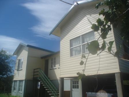 RIVER FRONTAGE!
5 TITLES!
HIGHSET QUEENSLANDER!
2 SHEDS! Picture 2