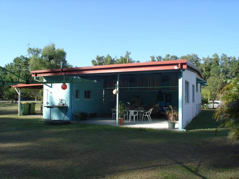 THE ULTIMATE BEACH HUT Picture 2