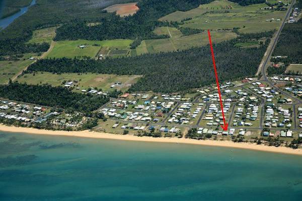 TROPICAL BEACH LIVING Picture 1