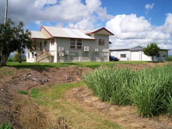 RURAL LIVING, REAL CLOSE TO TOWN! Picture 1