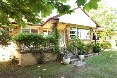 ABSOLUTE PRIVACY ON 1524m2 IN TOWN Picture