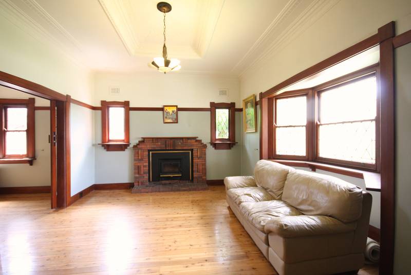 Beautiful Home in Hospital Area Picture 3