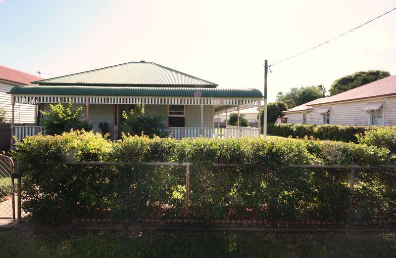 CLOSE PROXIMITY TO TOWN Picture 2