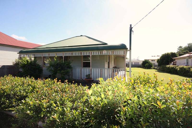 CLOSE PROXIMITY TO TOWN Picture 1