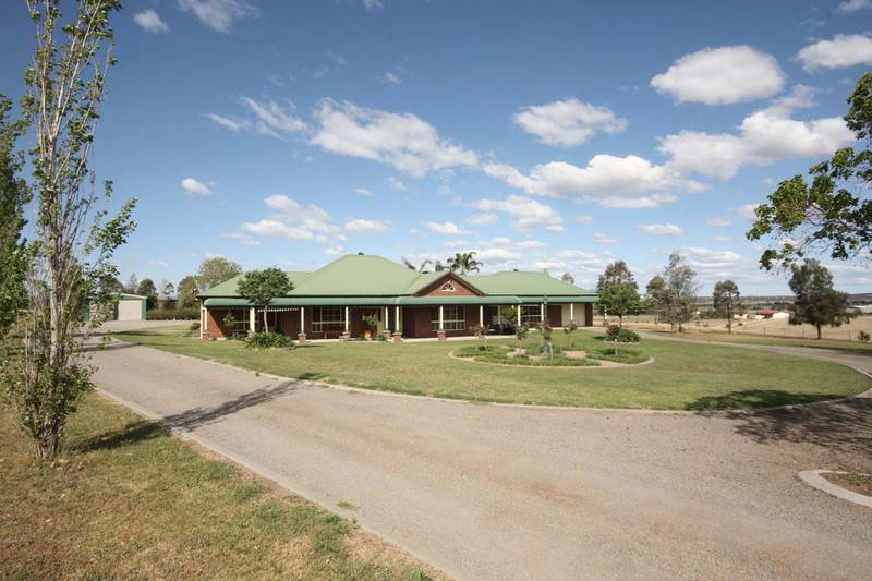 Immaculate Residence with Soothing Rural Views Picture 2