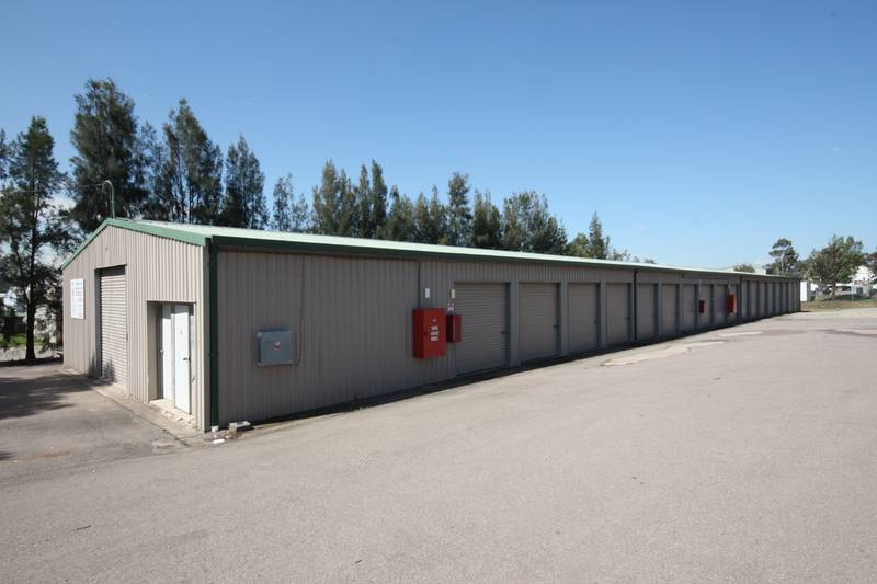 INDUSTRIAL INVESTMENT Picture 2