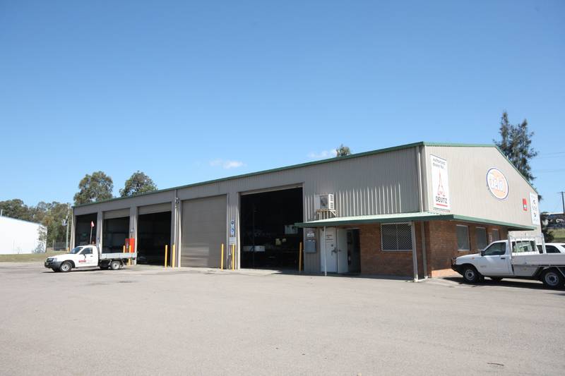 INDUSTRIAL INVESTMENT Picture 3