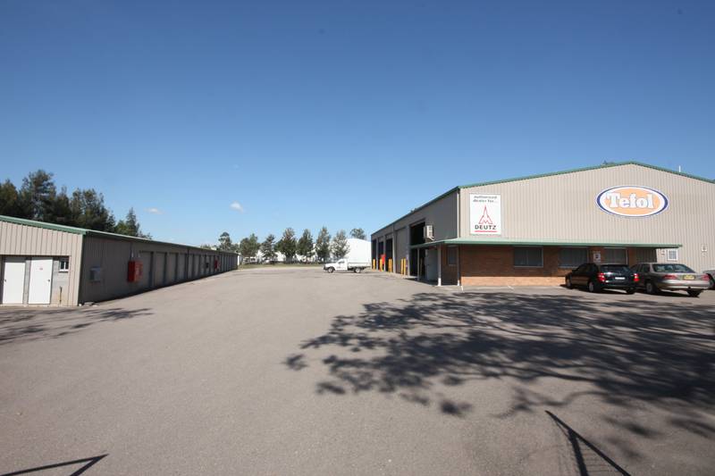 INDUSTRIAL INVESTMENT Picture 1