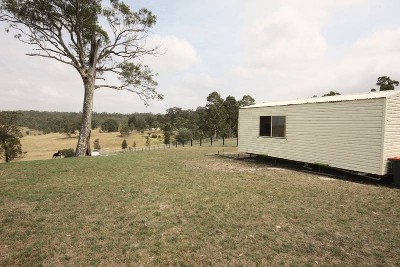 SMALL ACREAGE - SOOTHING RURAL VIEWS Picture