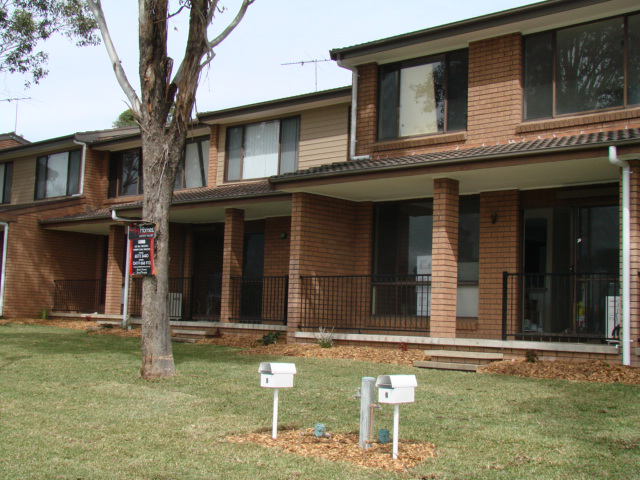 2 Bedroom Town House Picture 1