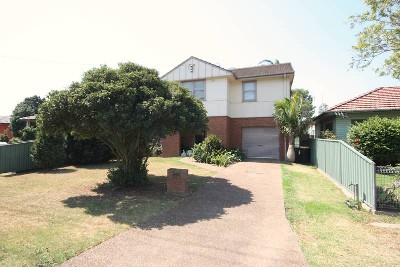 SUPERB TOWN LOCATION Picture