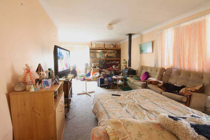 AFFORDABLE BRICK HOME Picture 3