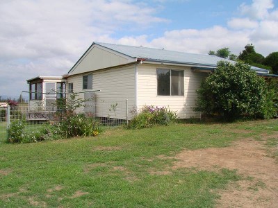 3 Bedder Close to Town! Picture