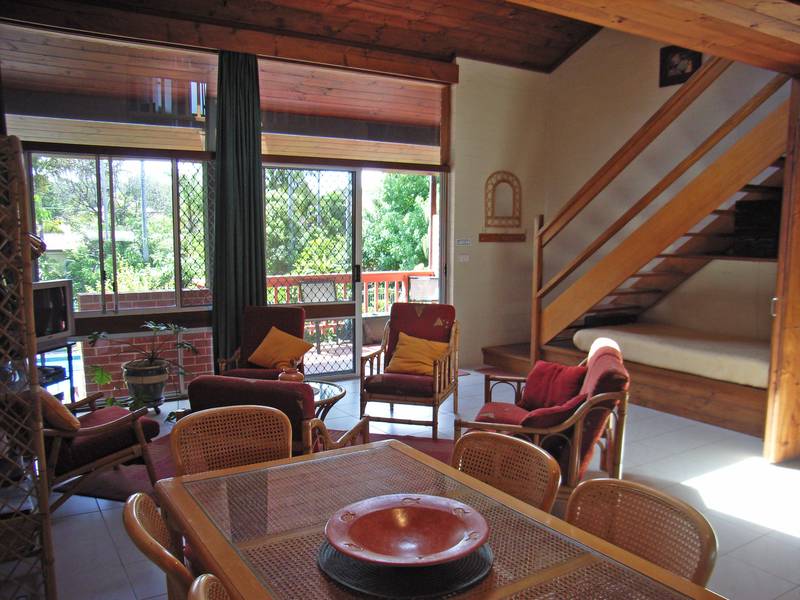 Tropical Lifestyle - Rent out or Live In Picture 3