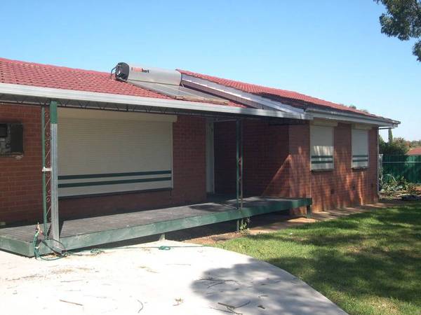 Neat 3 Bedroom Home Picture 1