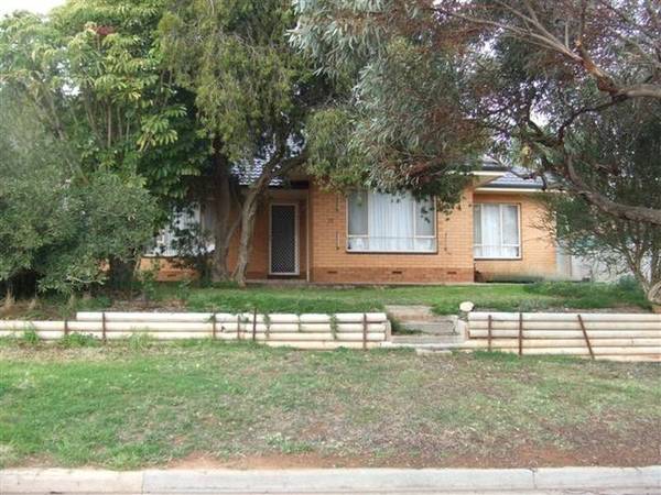 Neat 3 Bedroom Home Picture 1