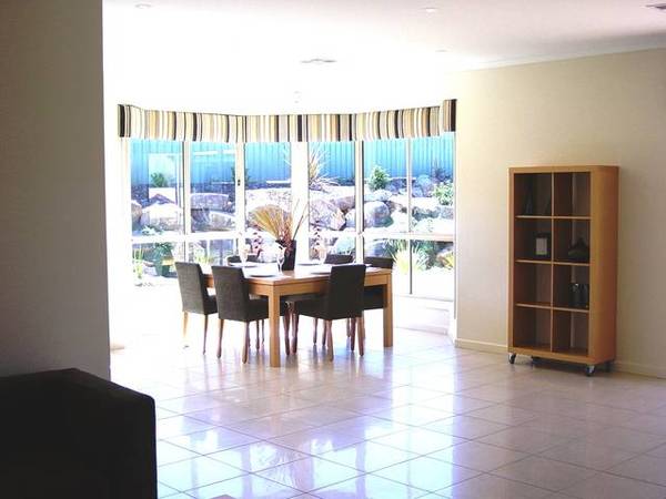 Statesman Built display Home/Price reduced to sell!!! Picture 2