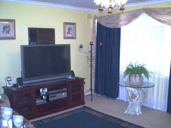 Great
Location Great Home Picture 2