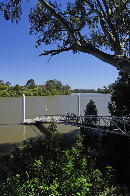 Inner City Riverfront Acreage Picture 3