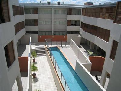 Fully Furnished 2 Bedder in FV4006 Picture Fully Furnished 2 Bedder in FV4006 Picture