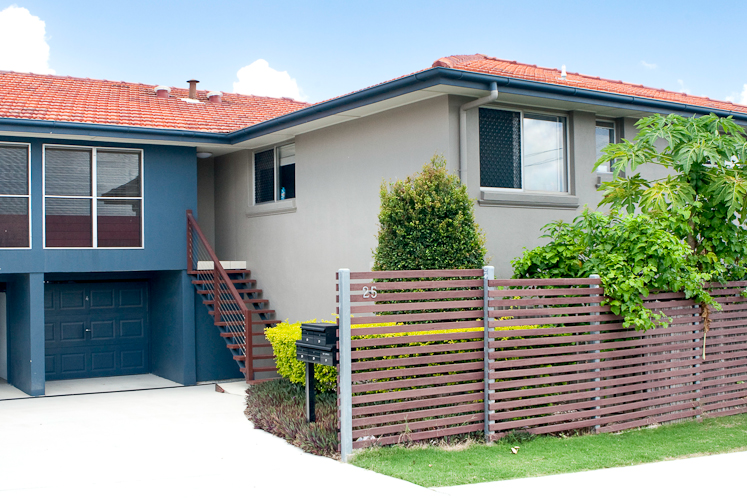 HERE IT IS - FIRST HOME BUYERS AND INVESTORS NEED SEARCH NO FURTHER. Picture 2