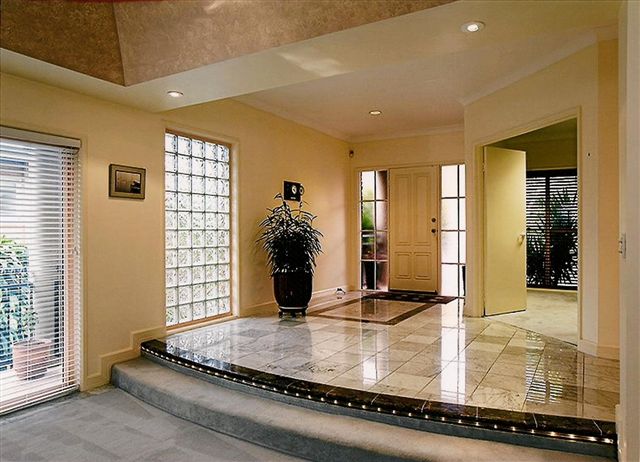 Extraordinary Riverfront Family Living Picture 2