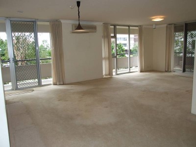 LIVING LARGE Picture