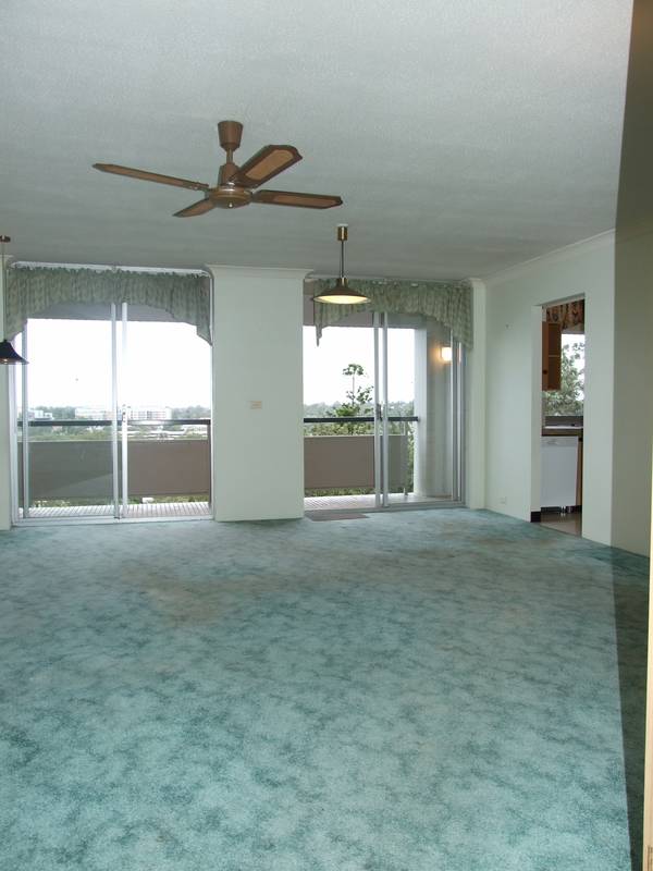 QUIET COMPLEX WITH RIVER & MOUNTAIN VIEWS Picture